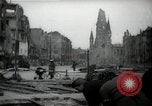 Immagine di Donne tedesche che liberano le macerie a Berlino Berlino Germania, 1947, secondo 26 filmato di repertorio 65675033269