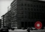 Immagine di Donne tedesche che liberano le macerie a Berlino Berlino Germania, 1947, secondo 29 filmato di repertorio 65675033269