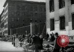 Immagine di Donne tedesche che liberano le macerie a Berlino Berlino Germania, 1947, secondo 43 filmato di repertorio 65675033269