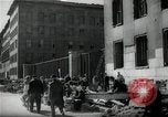 Immagine di Donne tedesche che liberano le macerie a Berlino Berlino Germania, 1947, secondo 46 filmato di repertorio 65675033269
