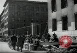 Immagine di Donne tedesche che liberano le macerie a Berlino Berlino Germania, 1947, secondo 47 filmato di repertorio 65675033269
