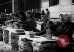 Immagine di Donne tedesche che liberano le macerie a Berlino Berlino Germania, 1947, secondo 60 filmato di repertorio 65675033269