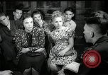 Immagine di Studenti tedeschi dopo la seconda guerra mondiale Francoforte GERMANIA, 1946, secondo 1 filmato di repertorio 65675033270