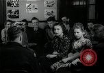 Immagine di Studenti tedeschi dopo la seconda guerra mondiale Francoforte GERMANIA, 1946, secondo 11 filmato di repertorio 65675033270