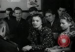 Immagine di Studenti tedeschi dopo la seconda guerra mondiale Francoforte GERMANIA, 1946, secondo 25 filmato di repertorio 65675033270