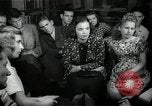 Immagine di Studenti tedeschi dopo la seconda guerra mondiale Francoforte GERMANIA, 1946, secondo 42 filmato di repertorio 65675033270