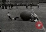 Immagine di Spingere la sfera corrispondono Chicago Illinois USA, 1932, secondo 17 filmato di repertorio 65675033275