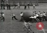 Immagine di Spingere la sfera corrispondono Chicago Illinois USA, 1932, secondo 19 filmato di repertorio 65675033275