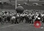 Immagine di Spingere la sfera corrispondono Chicago Illinois USA, 1932, secondo 41 filmato di repertorio 65675033275