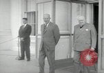 Immagine di Dwight D Eisenhower e Winston Churchill Washington DC USA, 1953, secondo 10 filmato di repertorio 65675033296