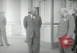 Immagine di Dwight D Eisenhower e Winston Churchill Washington DC USA, 1953, secondo 12 filmato di repertorio 65675033296