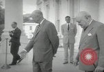 Immagine di Dwight D Eisenhower e Winston Churchill Washington DC USA, 1953, secondo 22 filmato di repertorio 65675033296