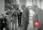 Immagine di Dwight D Eisenhower e Winston Churchill Washington DC USA, 1953, secondo 23 filmato di repertorio 65675033296