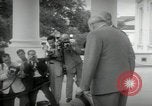 Immagine di Dwight D Eisenhower e Winston Churchill Washington DC USA, 1953, secondo 26 filmato di repertorio 65675033296