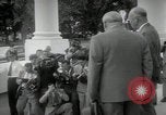 Immagine di Dwight D Eisenhower e Winston Churchill Washington DC USA, 1953, secondo 32 filmato di repertorio 65675033296