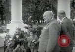 Immagine di Dwight D Eisenhower e Winston Churchill Washington DC USA, 1953, secondo 35 filmato di repertorio 65675033296