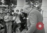 Immagine di Dwight D Eisenhower e Winston Churchill Washington DC USA, 1953, secondo 44 filmato di repertorio 65675033296