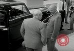 Immagine di Dwight D Eisenhower e Winston Churchill Washington DC USA, 1953, secondo 50 filmato di repertorio 65675033296