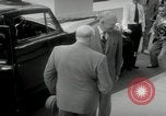 Immagine di Dwight D Eisenhower e Winston Churchill Washington DC USA, 1953, secondo 51 filmato di repertorio 65675033296