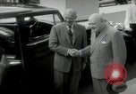 Immagine di Dwight D Eisenhower e Winston Churchill Washington DC USA, 1953, secondo 57 filmato di repertorio 65675033296