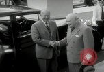 Immagine di Dwight D Eisenhower e Winston Churchill Washington DC USA, 1953, secondo 58 filmato di repertorio 65675033296