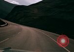Immagine di Scene di strada Glenwood Canyon Colorado United States USA, 1971, secondo 21 filmato di repertorio 65675033331