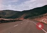 Immagine di Scene di strada Glenwood Canyon Colorado United States USA, 1971, secondo 23 filmato di repertorio 65675033331