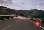Immagine di Scene di strada Glenwood Canyon Colorado United States USA, 1971, secondo 36 filmato di repertorio 65675033331