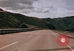 Immagine di Scene di strada Glenwood Canyon Colorado United States USA, 1971, secondo 39 filmato di repertorio 65675033331