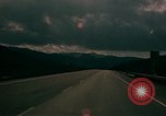 Immagine di Scene di strada Glenwood Canyon Colorado United States USA, 1971, secondo 43 filmato di repertorio 65675033331