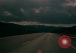 Immagine di Scene di strada Glenwood Canyon Colorado United States USA, 1971, secondo 45 filmato di repertorio 65675033331