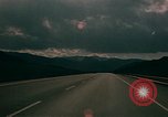 Immagine di Scene di strada Glenwood Canyon Colorado United States USA, 1971, secondo 49 filmato di repertorio 65675033331