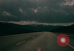 Immagine di Scene di strada Glenwood Canyon Colorado United States USA, 1971, secondo 50 filmato di repertorio 65675033331
