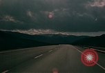 Immagine di Scene di strada Glenwood Canyon Colorado United States USA, 1971, secondo 51 filmato di repertorio 65675033331