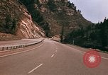 Immagine di Scene di strada Glenwood Canyon Colorado United States USA, 1971, secondo 58 filmato di repertorio 65675033331