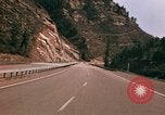 Immagine di Scene di strada Glenwood Canyon Colorado United States USA, 1971, secondo 59 filmato di repertorio 65675033331
