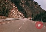 Immagine di Scene di strada Glenwood Canyon Colorado United States USA, 1971, secondo 60 filmato di repertorio 65675033331