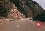 Immagine di Scene di strada Glenwood Canyon Colorado United States USA, 1971, secondo 61 filmato di repertorio 65675033331