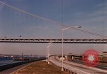 Immagine di Verrazzano Narrows Bridge Brooklyn New York City USA, 1971, secondo 25 filmato di repertorio 65675033334