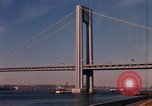 Immagine di Verrazzano Narrows Bridge Brooklyn New York City USA, 1971, secondo 36 filmato di repertorio 65675033334