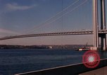 Immagine di Verrazzano Narrows Bridge Brooklyn New York City USA, 1971, secondo 45 filmato di repertorio 65675033334