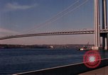 Immagine di Verrazzano Narrows Bridge Brooklyn New York City USA, 1971, secondo 46 filmato di repertorio 65675033334