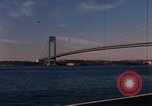 Immagine di Verrazzano Narrows Bridge Brooklyn New York City USA, 1971, secondo 56 filmato di repertorio 65675033334