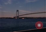 Immagine di Verrazzano Narrows Bridge Brooklyn New York City USA, 1971, secondo 57 filmato di repertorio 65675033334