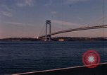 Immagine di Verrazzano Narrows Bridge Brooklyn New York City USA, 1971, secondo 59 filmato di repertorio 65675033334