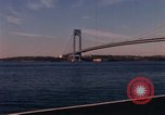 Immagine di Verrazzano Narrows Bridge Brooklyn New York City USA, 1971, secondo 60 filmato di repertorio 65675033334