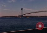 Immagine di Verrazzano Narrows Bridge Brooklyn New York City USA, 1971, secondo 61 filmato di repertorio 65675033334