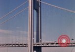 Immagine di Ponte di Verrazzano Brooklyn New York City USA, 1965, secondo 27 filmato di repertorio 65675033336