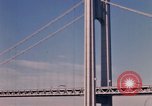Immagine di Ponte di Verrazzano Brooklyn New York City USA, 1965, secondo 29 filmato di repertorio 65675033336