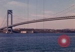Immagine di Ponte di Verrazzano Brooklyn New York City USA, 1965, secondo 51 filmato di repertorio 65675033336
